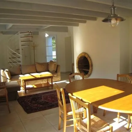 Maison 8 Personnes Proche - Sgo000-333